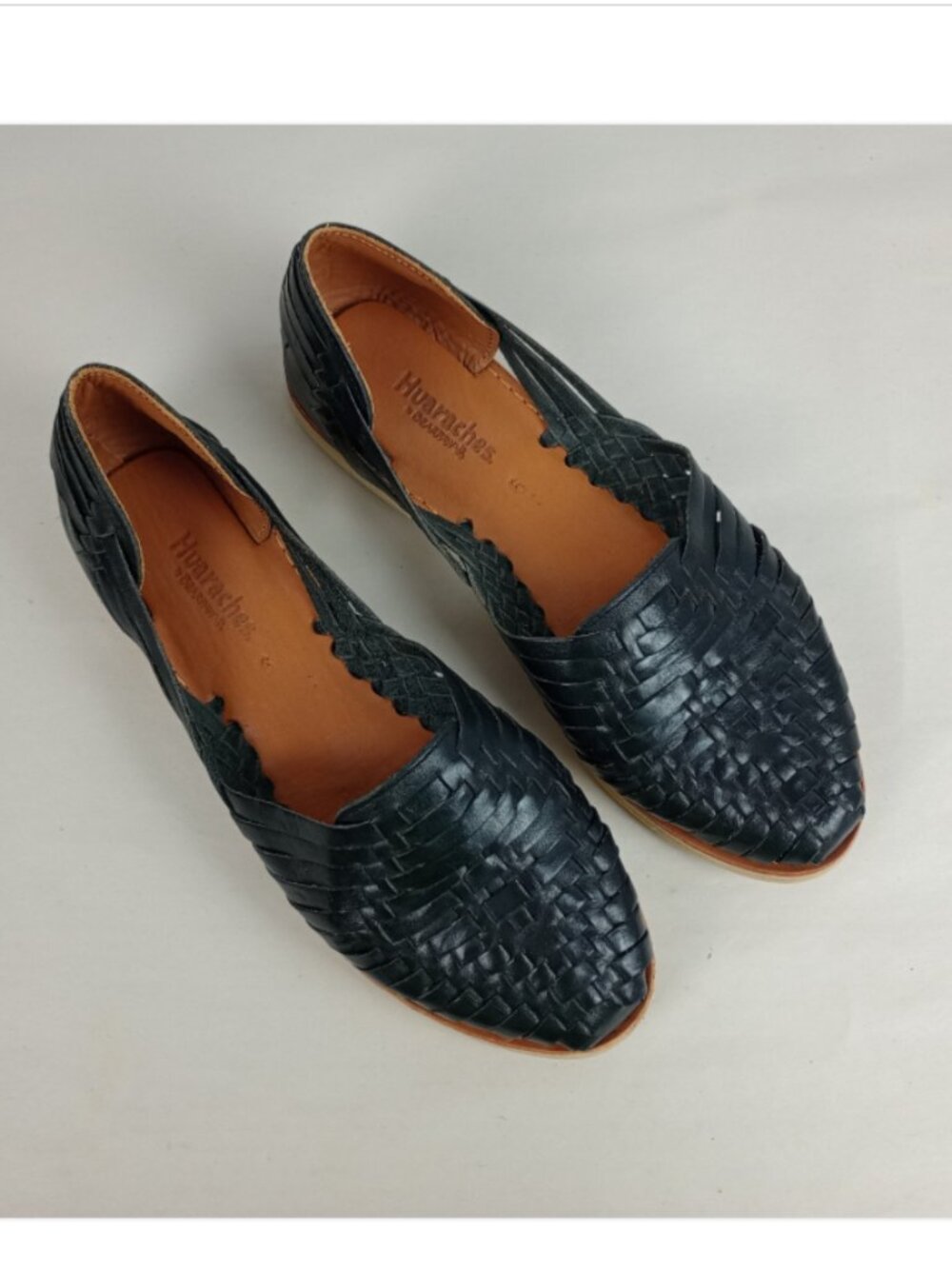Huaraches by Bearpaw Womens 9 Black‎ Tan Leather Slip On Flat Sandals Shoes - Picture 4 of 10